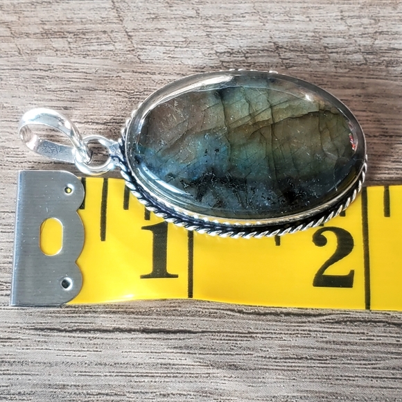 Statement Labradorite Gemstone Pendant set in 925 Sterling Silver Bezel, NWT - Picture 8 of 14